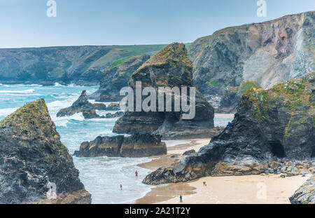 Bedruthan steps, près de Newquay, Cornwall, Angleterre, Grande-Bretagne Banque D'Images