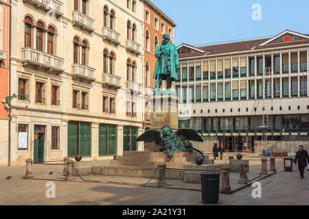 Venise, Italie - 14.03.2019 : monument à Daniele Manin, patriote italien, homme d'État et leader du Risorgimento, Campo Manin à Venise. Les voyages. Banque D'Images