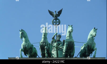 Berlin, Allemagne - 25 février 2019 - Vue de la porte de Brandebourg à Berlin, Allemagne. Banque D'Images