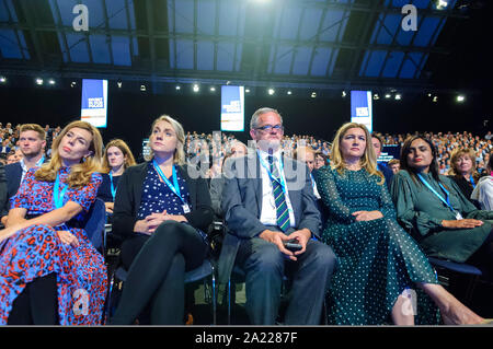 Manchester, UK. Le 30 septembre 2019. Carrie Symonds, petite amie de Boris Johnson, assiste à la deuxième journée de la conférence du parti conservateur 2019 à la Manchester Central. Crédit : Paul Warburton/Alamy Live News Banque D'Images