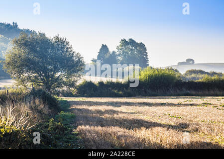 La vue en direction de Liddington Hill, près de Swindon, Wiltshire sur un matin d'automne. Banque D'Images