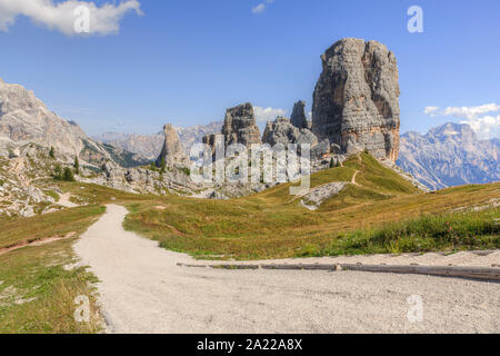 Cinque Torri, Cortina d'Ampezzo, Belluno, Vénétie, Dolomites, Italie, Europe Banque D'Images