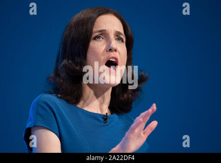 Manchester, UK. Sep 30, 2019. Theresa Villiers, Secrétaire d'État à l'environnement, de l'Alimentation et des affaires rurales et députée de Chipping Barnet parle lors de la deuxième journée du congrès du parti conservateur à Manchester. Credit : Russell Hart/Alamy Live News Banque D'Images