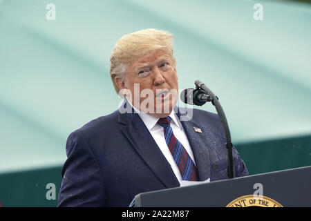 Arlington, Virginia, USA. Sep 30, 2019. Le Président des Etats-Unis, Donald J. Trump participe à la cérémonie d'accueil des Forces armées en l'honneur du 20e Président des Chefs d'état-major Mark Milley at Joint Base Myer en Virginie, le 30 septembre, 2019 Crédit : Chris Kleponis/CNP/ZUMA/Alamy Fil Live News Banque D'Images