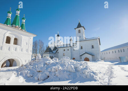 Journée d'hiver à Sainte Trinité Alexandre Svirsky monastère. Leningrad region, Russie Banque D'Images