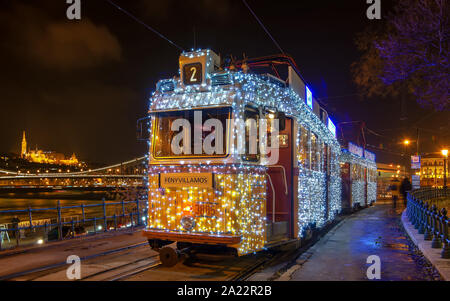 Tramway léger à Budapest. Ok Computer. L'hiver. Transport public Banque D'Images