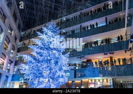 L'éclairage blanc hiver KITTE, célèbre festival lumière romantique jusqu'événements dans la ville, belle vue, les attractions touristiques populaires, de destinations de voyage Banque D'Images