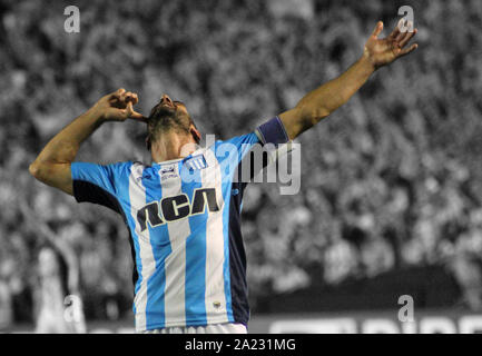 Buenos Aires, 27 nov 2016. Lisandro Lopez de Racing Club célébrer votre objectif d'Independiente. Rival classique. Banque D'Images