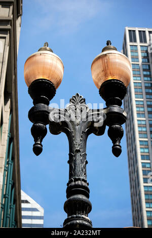 Orné double lampe de rue de Chicago Chicago Illinois Etats-Unis d'Amérique Banque D'Images