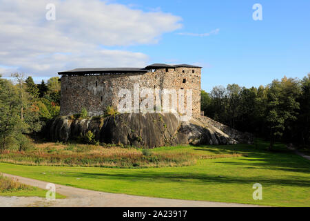 Ruines du château de Raseborg médiévale en automne. Raseborg château a été construit en 1370p sur une roche qui a été entouré par l'eau à l'époque. Snappertuna, Finlande. Banque D'Images