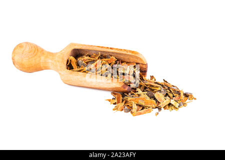 Alder Buckthorn Bark Tisane en vrac secs Scoop en bois isolé sur blanc Banque D'Images