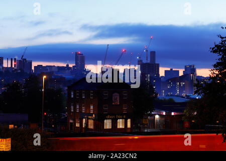 Leeds, en octobre 2019, avec maison d'Altus en construction, qui sera le plus grand bâtiment dans le Yorkshire, à 37 étages de haut. Banque D'Images