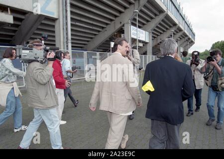 Dortmund, Allemagne. 26 Sep, 2019. firo : 06/1996 Football, 1995/1996 1.Bundesliga : Borussia Dortmund BVB, présentation de nouvelle signature Jurgen Kohler, qui est venu de l'utilisation de Juventus Turin | Crédit dans le monde entier : dpa/Alamy Live News Banque D'Images