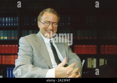 Dortmund, Allemagne. 26 Sep, 2019. firo : 03/1997 Foot, 1.Bundesliga : Borussia Dortmund BVB BVB Président Dr. Gerd Niebaum dans son cabinet d'avocats | Conditions de crédit dans le monde entier : dpa/Alamy Live News Banque D'Images