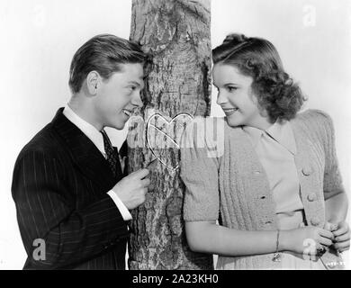 MICKEY ROONEY et Judy Garland dans BABES IN ARMS 1939 réalisateur Busby Berkeley Metro Goldwyn Mayer Banque D'Images