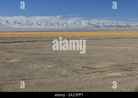 Aire de répartition Qimantag-Kunlun mts enneigée.-bassin du désert de Qaida S. de Huatugou. Haixi-Qinghai-Chine-0523 Banque D'Images