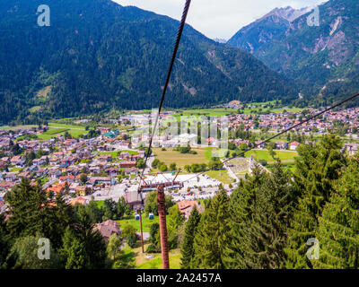 Téléphérique Rodont-Doss Pra del Sabion, Trentino-Alto Adige, Italie du nord, Dolomites Banque D'Images