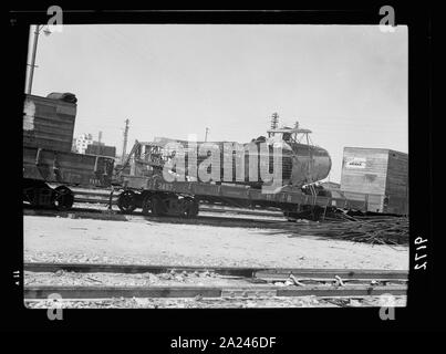 Les perturbations de la Palestine de 1936. Parmi les divers matériels de guerre a été l'appareil endommagé vu dans la photo qui avait été placé sur une van de fer pour être retourné à dépôt principal au Caire Banque D'Images