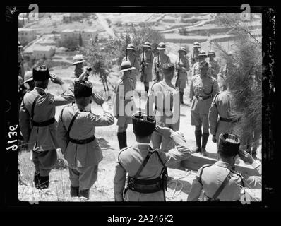 Les perturbations de la Palestine de 1936. Funérailles sur Mt. Sion du Sergent CH. c.-à-d., Christopher Wren de la police palestinienne, qui a été tourné dans la vieille ville. Coffin abaissé Banque D'Images