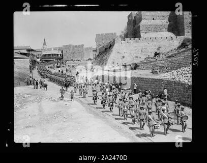 Les perturbations de la Palestine de 1936. Les Écossais Guard parade précédée par la bande Banque D'Images