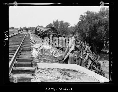 Les perturbations de la Palestine au cours de l'été 1936. Train déraillé à Kefr-Jenuis Banque D'Images