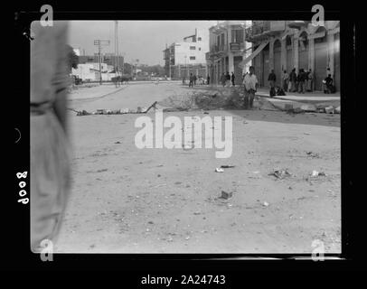 Les perturbations de la Palestine au cours de l'été 1936. Jaffa. Street bloqué par les jeunes agitateurs Banque D'Images