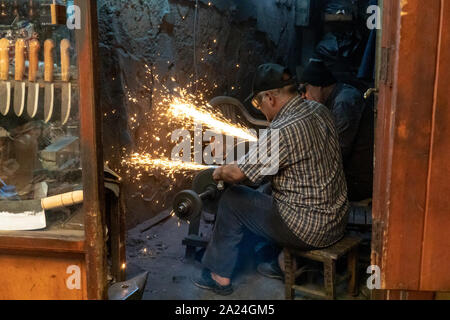 Bazar Coppersmith dans le sud-est de la Turquie Gaziantep - tradition depuis des centaines d'années Banque D'Images