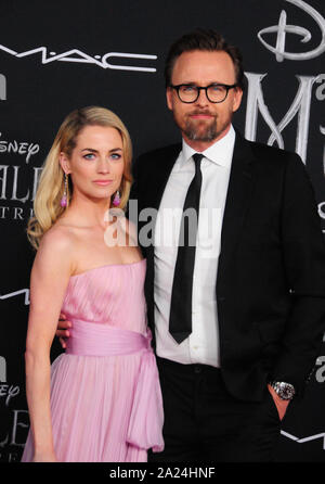 Hollywood, Californie, USA 30 Septembre 2019 L'actrice Amanda Hearst et directeur Joachim Ronning assister à la première mondiale du Disney's 'Maleficent : maîtresse du Mal' le 30 septembre 2019 au El Capitan Theatre à Hollywood, Californie, USA. Photo de Barry King/Alamy Live News Banque D'Images