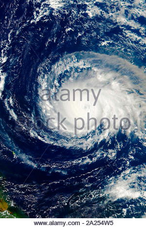 Le 4 septembre 2017, la NASA-NOAA's Suomi NPP capturé cette vue satellite de l'ouragan l'Irma, un ouragan de catégorie 4 s'approchant des îles Sous-le-Vent Banque D'Images