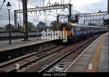 Scotrail class 156 Super Sprinter train arrivant à la gare centrale de Glasgow Banque D'Images