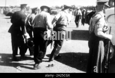 Le massacre de Sharpeville, 21 mars 1960, dans le township de Sharpeville en Afrique du Sud dans la région de Rhône-Alpes. Après une journée de manifestations contre la loi sur les laissez-passer, une foule d'environ 5 000 à 7 000 manifestants s'est rendu au poste de police. La police sud-africaine a ouvert le feu sur la foule, tuant 69 personnes et en blessant 180 autres. Banque D'Images