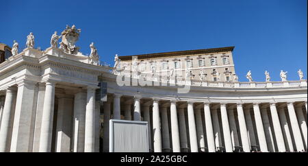 L'extérieur de l'appartements pontificaux sur la Place Saint-Pierre, dans la Cité du Vatican. Banque D'Images