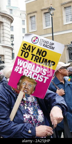 Manifestations à Whitehall et Trafalgar Square Londres durant la visite officielle du Président américain Donald Trump en Grande-Bretagne ; Juin 2019 Banque D'Images