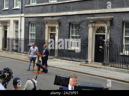 Lutrin érigée à Downing Street pour les discours par le premier ministre sortant et entrant, theresa mai et Boris Johnson. 24 juillet 2019 Banque D'Images