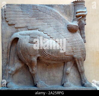 Bull ailé à tête humaine de Sargon II à Dur-Sharrukin, palais de Khorsabad moderne. Dans l'art, Lamassu étaient dépeints avec des organes de l'une ou l'autre des taureaux ailés ou les lions et les chefs des hommes. Dur-Sharrukin (Forteresse de Sargon ?), aujourd'hui Khorsabad, était la capitale des Assyriens dans l'époque de Sargon II d'Assyrie. Khorsabad est un village dans le nord de l'Iraq, au nord-est de Mossoul. La grande ville est entièrement construit dans la décennie précédant 706 av. Banque D'Images