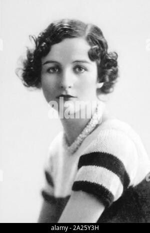 Photographie de Diana Mitford. Diana, l'honorable Lady Mosley (1910-2003) épouse d'Oswald Mosley. Sir Oswald Ernald Mosley 4Rs Salford-manchester de (1896-1980) un homme politique britannique, membre du Parlement et chef de l'Union britannique des fascistes. Le TAMP était un parti politique fasciste au Royaume-Uni formé en 1932 par Oswald Mosley Banque D'Images