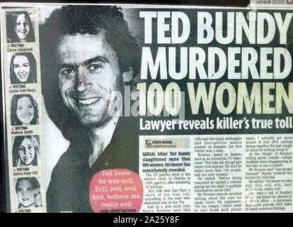 Gros titre de journal de rapports sur les victimes de Ted Bundy. Theodore Robert Bundy (1946-1989) un tueur en série américain, kidnappeur, violeur, voleur et doom nocturnal. Banque D'Images