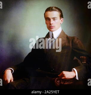 Photographie couleur de Félix Youssoupov. Le Prince Félix Youssoupov, Sumarokov-Elston Felixovich Count (1887-1967) un aristocrate russe, prince et comte de la famille Yusupov. Il est surtout connu pour sa participation à l'assassinat de Grigori Raspoutine. Banque D'Images