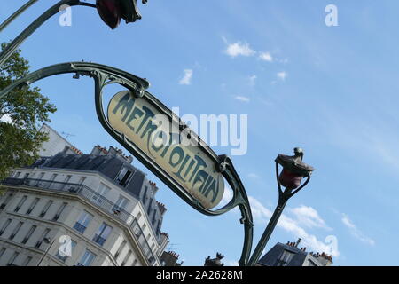 Metropolitan (Metro), de l'art nouveaux style, Paris 2019 Banque D'Images