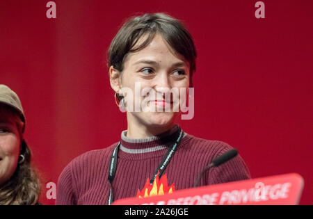 Uma Krieger, une action de grève de la jeunesse représentant intervenant à la conférence annuelle du Parti du Travail 2019, Brighton, UK Banque D'Images