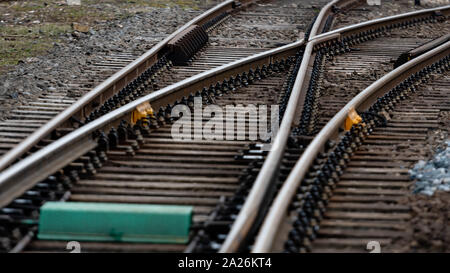 Plusieurs aiguillages de voie de chemin de fer , photo symbolique de la décision, de la séparation et des qualités de leadership. - Image Banque D'Images