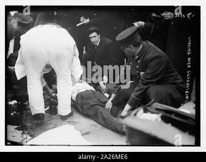 Le travail de la police plus de Silverstein à émeute anarchiste, Union Square, New York Banque D'Images