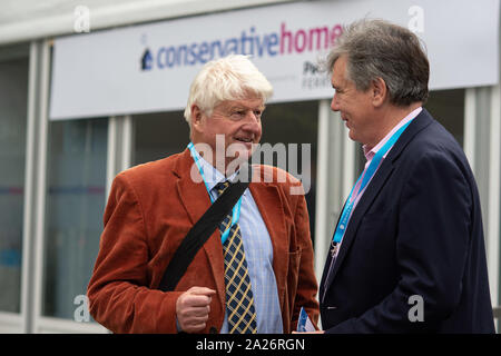 Manchester, UK. 1 octobre 2019. Stanley Johnson, père de Boris Johnson, Premier Ministre du Royaume-Uni, au cours de la conférence du parti conservateur à la Manchester Central Convention Complex, Manchester Le mardi 1 octobre 2019 (Crédit : P Scaasi | MI News) Credit : MI News & Sport /Alamy Live News Banque D'Images