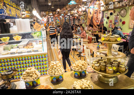 Comptoir Libanais,restaurant,à,Grand Central, le Shopping Center,Nouvelles,Rue,train station, Birmingham, West Midlands, Angleterre,Midlands,UK,GB,Bretagne,Europe Banque D'Images