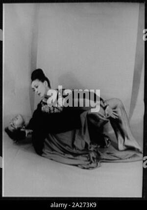 Portrait de Martha Graham et Bertram Ross, comme Clytemenestra et Oreste Banque D'Images