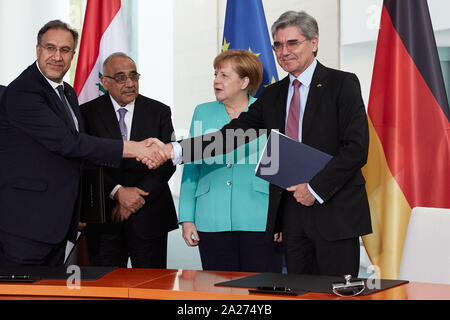 30.04.2019, Berlin, Berlin, Allemagne - cérémonie de signature pour le développement du secteur de l'énergie en Iraq. Avec Luay Al-Khateeb, Ministre iraquien de l'élection Banque D'Images