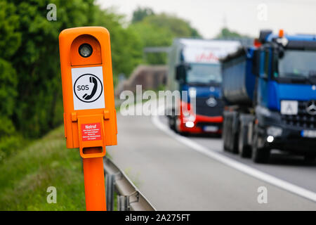 07.05.2019, Bottrop, Rhénanie du Nord-Westphalie, Allemagne - SOS Appel d'urgence sur l'autoroute A2. 00X190507D103CAROEX.JPG [communiqué de modèle : SANS OBJET Banque D'Images