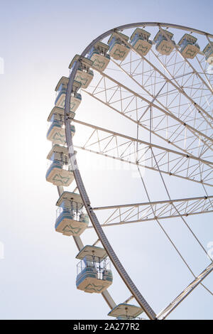 Big White grande roue dans une journée ensoleillée Banque D'Images