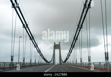 Bolbec, Seine-Maritime / France - 15 août 2019 - vue horizontale du pont suspendu de Tancarville en Normandie en France Banque D'Images