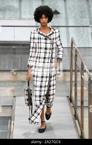 Paris, France. 06Th Oct, 2019. SS20 CHANEL piste pendant la Fashion Week de Paris - Paris, France 01/10/2019 | Crédit dans le monde entier d'utilisation : dpa/Alamy Live News Banque D'Images